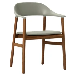 Normann Copenhagen Armlehnstuhl Herit blassgrün, eichefarbig