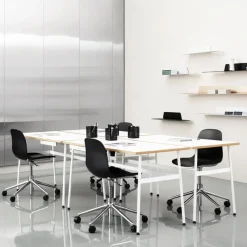 Normann Copenhagen Bürostuhl Form grün, schwarz Sale