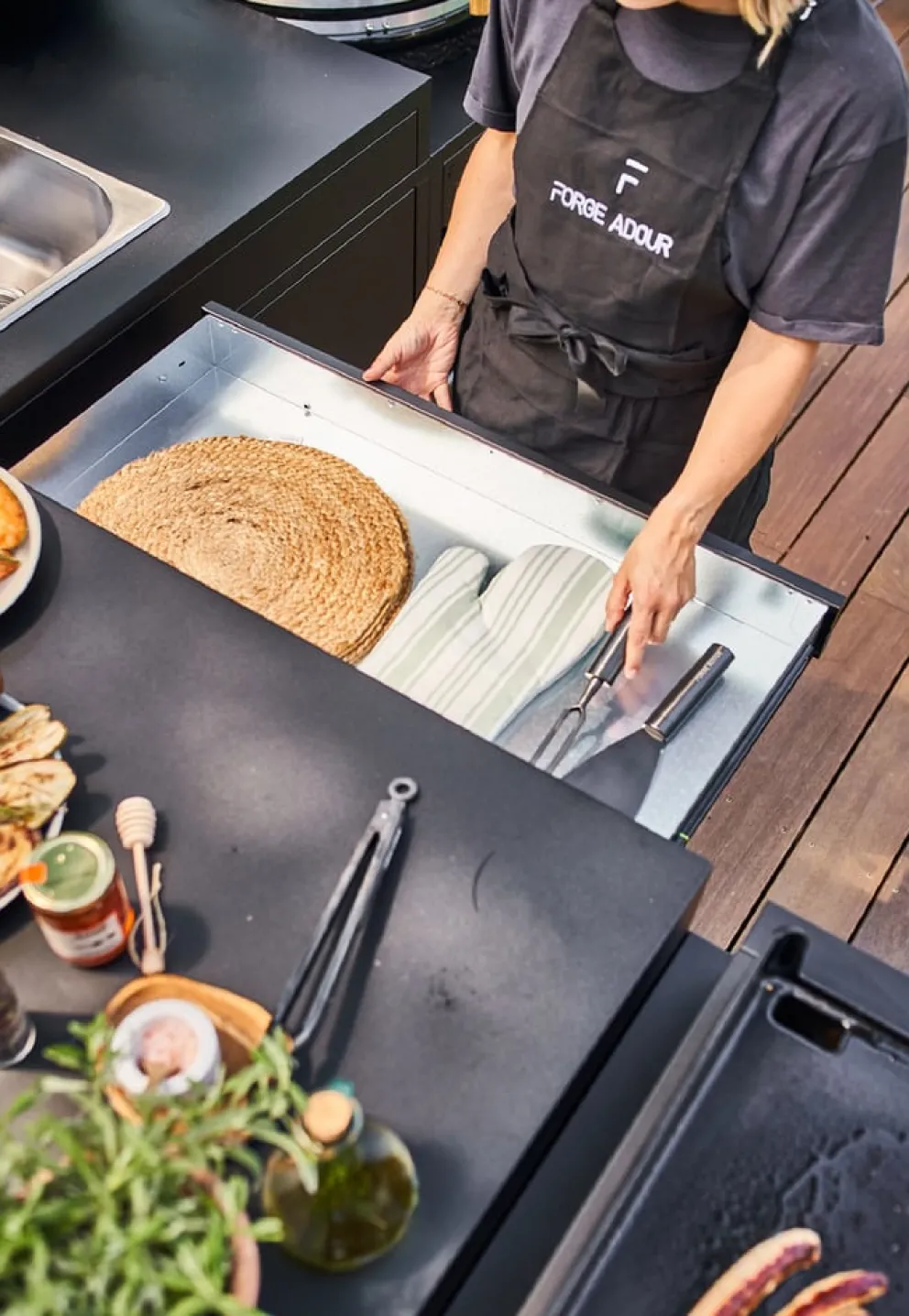 Forge Adour Grillschaber Titan schwarz Hot